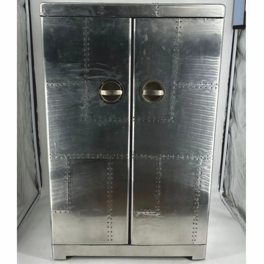 Casa Padrino Aluminium Flugzeug Flieger Barschrank Silber / Schwarz H. 113 cm