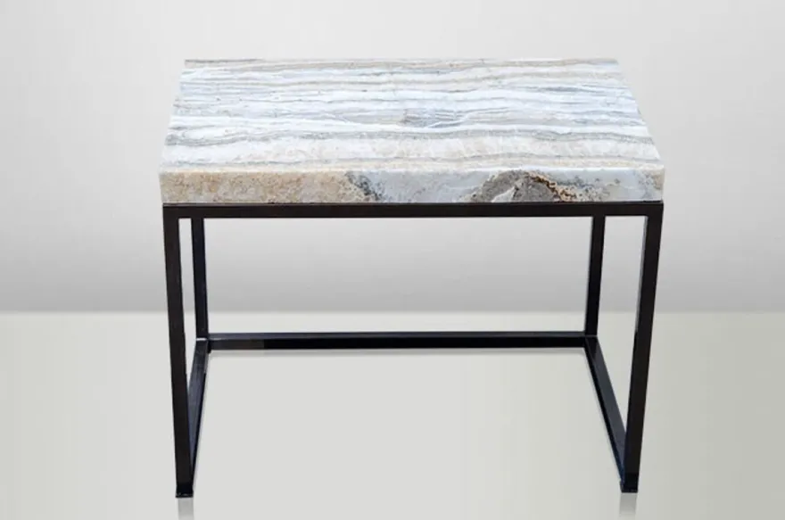 Casa Padrino Art Deco Beistelltisch aus Onyx und Metall - Jugendstil Tisch in Schwarz und Gold - 60 x 40 x 45 cm