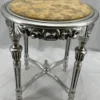 Casa Padrino Barock Beistelltisch Silber / Creme - Handgefertigter Antik Stil Massivholz Tisch mit Marmorplatte - Wohnzimmer Möbel im Barockstil - Antik Stil Möbel - Barock Einrichtung - Barock Möbel