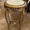 Casa Padrino Barock Beistelltisch mit Marmorplatte Gold / Creme H. 73 cm