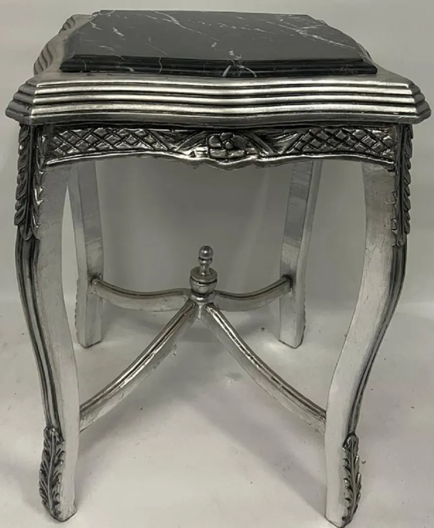 Casa Padrino Barock Beistelltisch Silber / Schwarz - Handgefertigter Antik Stil Massivholz Tisch mit Marmorplatte - Wohnzimmer Möbel im Barockstil - Antik Stil Möbel - Barock Möbel