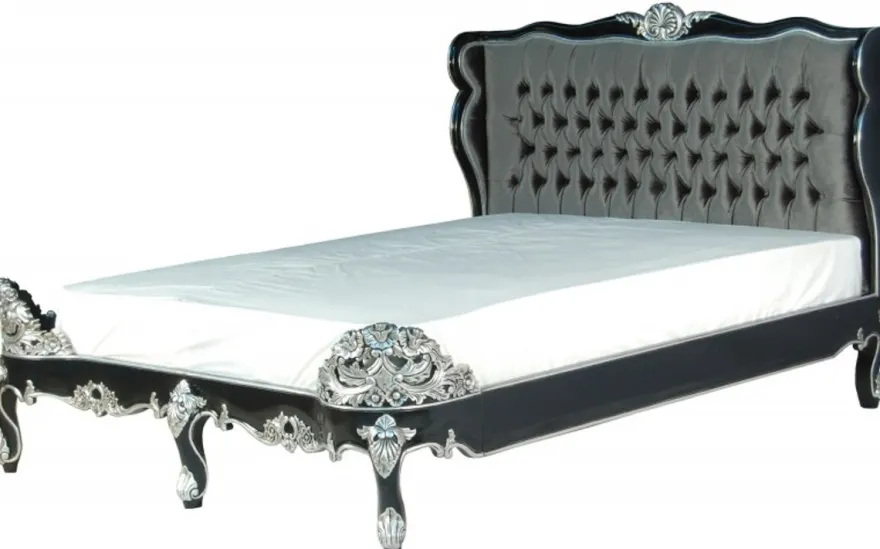 Casa Padrino Barock Bett Barocco Splendid Schwarz / Silber, Bezug aus edlem Satinstoff, 180 x 200 cm