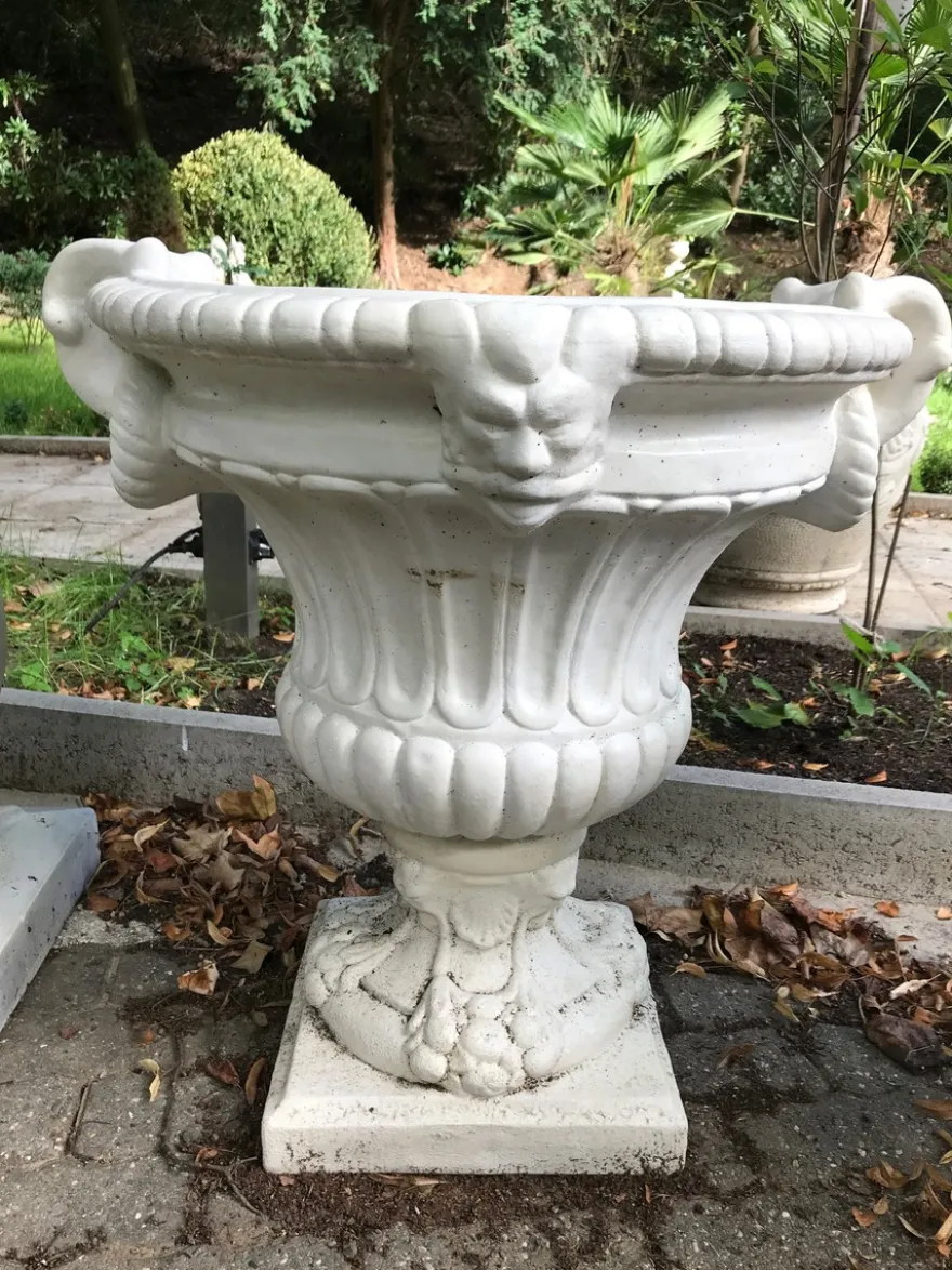 Casa Padrino Barock Blumentopf Ø 73 x H. 70 cm Weiß - Runder Prunkvoller Pflanzentopf im Barockstil - Blumenkübel - Pflanzkübel