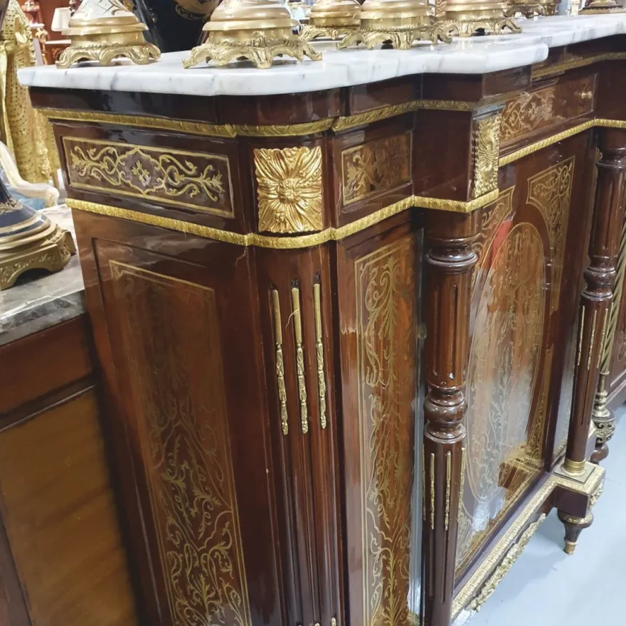 Casa Padrino Barock Boulle Kommode Braun / Gold mit weißer Marmorplatte 130 cm - Möbel Schrank Sideboard