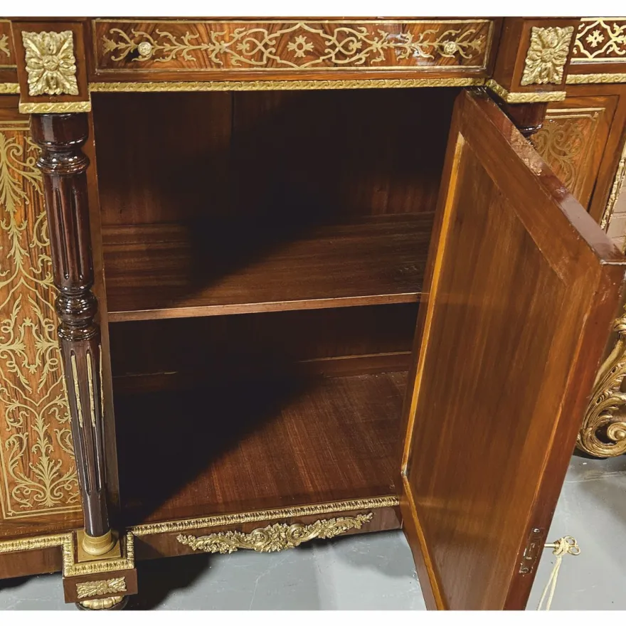 Casa Padrino Barock Boulle Kommode Braun / Gold mit weißer Marmorplatte 130 cm - Möbel Schrank Sideboard