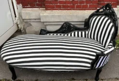 Casa Padrino Barock Chaiselongue mit Streifen Weiß / Schwarz 155 cm - Barock Möbel
