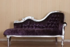 Casa Padrino Barock Chaiselongue Lila / Silber 150 x 78 x H. 90 cm - Mahagoni Chaiselongue mit edlem Samtstoff - Barock Möbel