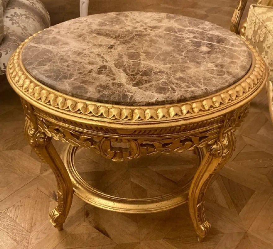 Casa Padrino Barock Couchtisch mit Marmorplatte Gold / Grau - Runder Massivholz Wohnzimmertisch im Barockstil - Barockstil Wohnzimmer Möbel - Barock Möbel - Antik Stil Wohnzimmer Möbel