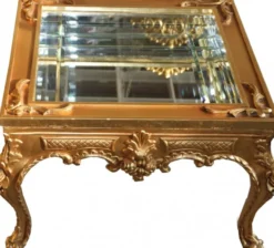 Casa Padrino Barock Couchtisch Gold verspiegelt mit aufklappbarem Glasdeckel 67 x 67 cm - Repräsentativer Wohnzimmertisch in Antik-Optik