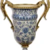 Casa Padrino Barock Deko Vase Creme / Blau / Gold 40 x 24 x H. 60,3 cm - Prunkvolle Porzellan Blumenvase mit 2 edlen Bronze Griffen - Deko Accessoires im Barockstil