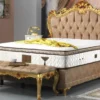 Casa Padrino Barock Doppelbett Braun / Gold - Prunkvolles Samt Bett mit Matratze - Schlafzimmer Set im Barockstil - Schlafzimmermöbel
