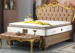 Casa Padrino Barock Doppelbett Braun / Gold - Prunkvolles Samt Bett mit Matratze - Schlafzimmer Set im Barockstil - Schlafzimmermöbel