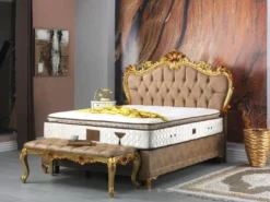 Casa Padrino Barock Doppelbett Braun / Gold - Prunkvolles Samt Bett mit Matratze - Schlafzimmer Set im Barockstil - Schlafzimmermöbel