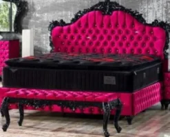Casa Padrino Barock Doppelbett Pink / Schwarz - Prunkvolles Samt Bett mit Glitzersteinen und Matratze - Schlafzimmer Möbel im Barockstil