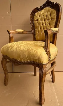 Casa Padrino Barock Esszimmer Stuhl mit Armlehnen Gold / Braun - Handgefertigter Antik Stil Massivholz Stuhl mit elegantem Muster - Esszimmer Möbel im Barockstil - Barock Möbel