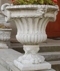Casa Padrino Barock Garten Deko Blumentopf Weiß / Grau 73 x 67 x H. 70 cm - Prunkvoller Pflanzentopf im Barockstil - Barock Garten Deko - Barock Terrassen Deko - Barock Deko Accessoires