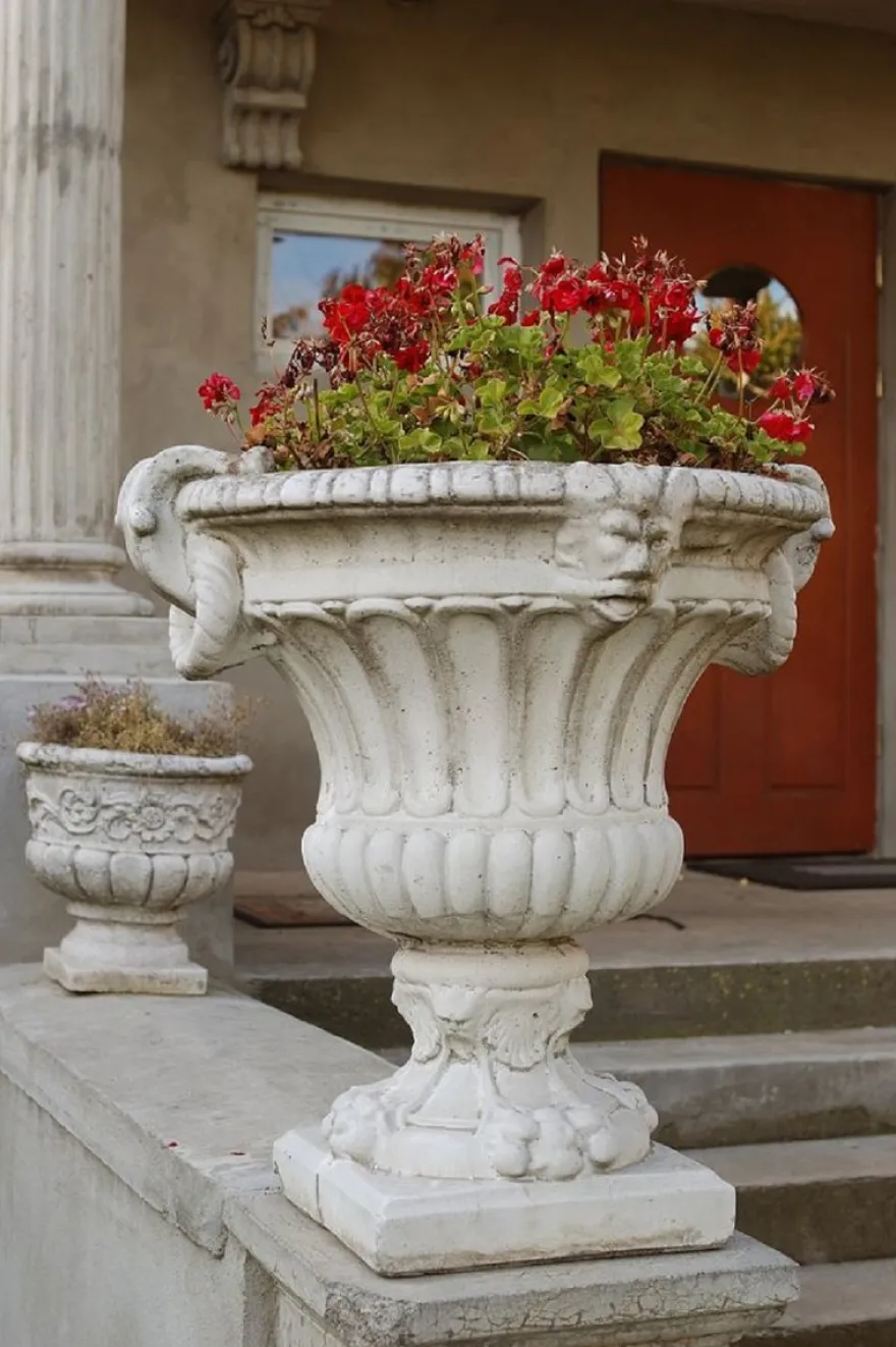 Casa Padrino Barock Garten Deko Blumentopf Weiß / Grau 73 x 67 x H. 70 cm - Prunkvoller Pflanzentopf im Barockstil - Barock Garten Deko - Barock Terrassen Deko - Barock Deko Accessoires