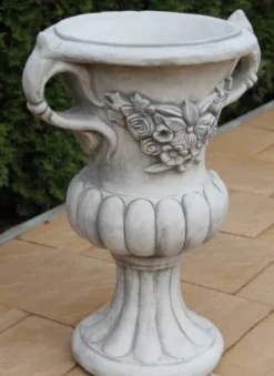 Casa Padrino Barock Garten Deko Blumentopf Grau Ø 50 x H. 93 cm - Prunkvoller Pflanzentopf im Barockstil - Barock Garten Deko - Barock Terrassen Deko - Barock Deko Accessoires