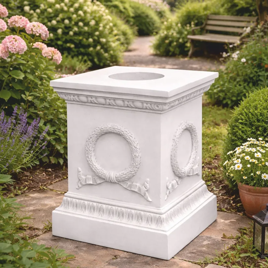 Casa Padrino Barock Garten Deko Sockel Weiß H. 74 cm - Barock Garten Accessoires