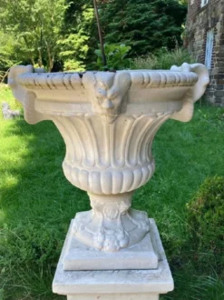 Casa Padrino Barock Garten Deko Blumentopf Weiß 73 x 67 x H. 70 cm - Prunkvoller Pflanzentopf im Barockstil - Barock Garten Deko - Barock Terrassen Deko - Barock Deko Accessoires