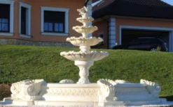 Casa Padrino Barock Garten Deko Springbrunnen Weiß Ø 445 x H. 213 cm - Prunkvoller Gartenbrunnen im Barockstil - Stein Brunnen mit Umrandung - Barock Garten & Terrassen Deko Accessoires