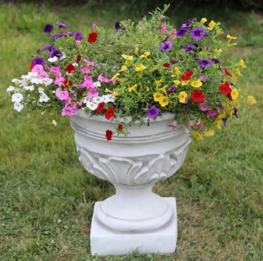 Casa Padrino Barock Garten Deko Blumentopf Weiß H. 44 cm - Runder Pflanzentopf im Barockstil - Barock Garten Deko - Barock Terrassen Deko - Barock Deko Accessoires