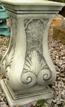 Casa Padrino Barock Gartendeko Säule Grau 32 x 32 x H. 61 cm - Elegante Blumensäule - Gartensäule im Barockstil - Barock Garten & Terrassen Deko