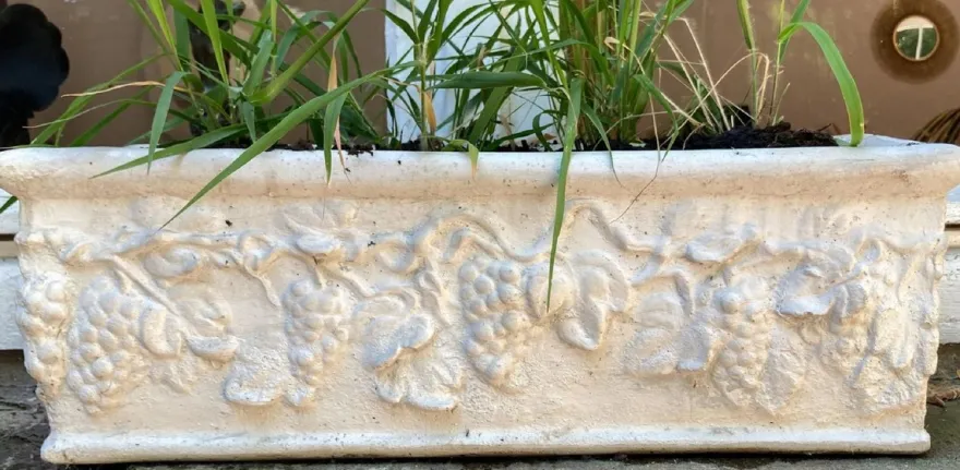 Casa Padrino Barock Garten Deko Blumentopf Weiß 51 x 17 x H. 17 cm - Prunkvoller rechteckiger Pflanzentopf im Barockstil - Barock Garten & Terrassen Deko Accessoires