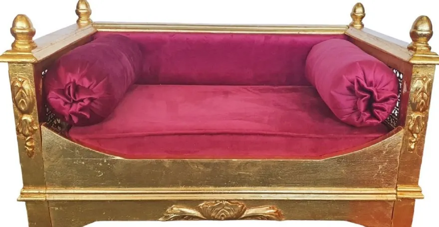 Casa Padrino Barock Hundebett Bordeauxrot / Gold - Prunkvolles Antik Stil Hundebett - Handgefertigte Hunde Möbel im Barockstil - Antik Stil Tiermöbel - Barock Tiermöbel