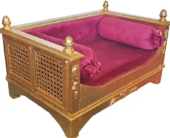 Casa Padrino Barock Hundebett Bordeauxrot / Gold - Prunkvolles Antik Stil Hundebett - Handgefertigte Hunde Möbel im Barockstil - Antik Stil Tiermöbel - Barock Tiermöbel