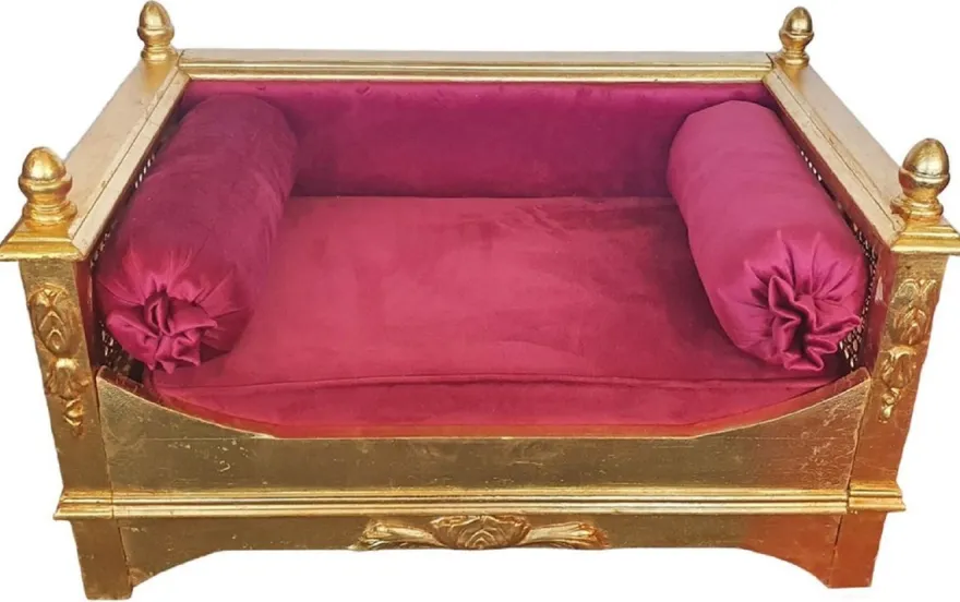 Casa Padrino Barock Hundebett Bordeauxrot / Gold - Prunkvolles Antik Stil Hundebett - Handgefertigte Hunde Möbel im Barockstil - Antik Stil Tiermöbel - Barock Tiermöbel