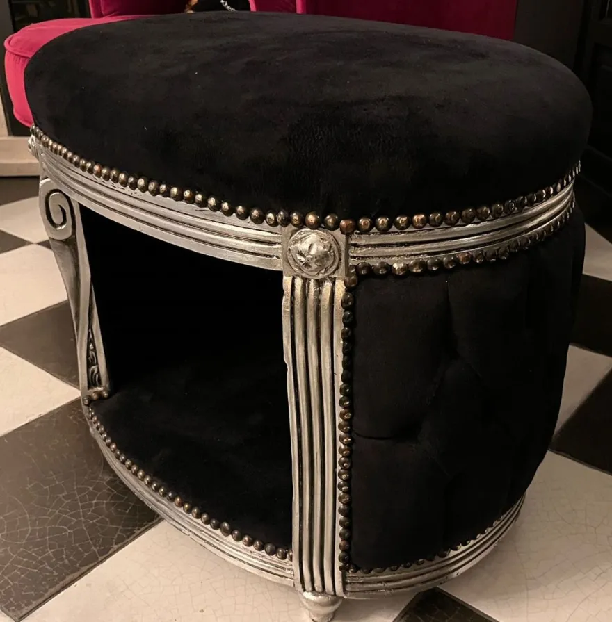 Casa Padrino Barock Hundebett & Katzenbett Schwarz / Silber - Handgefertigtes Hunde & Katzen Sofa im Barockstil - Barock Hunde & Katzen Möbel - Barock Tiermöbel - Edel & Prunkvoll