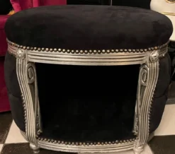 Casa Padrino Barock Hundebett & Katzenbett Schwarz / Silber - Handgefertigtes Hunde & Katzen Sofa im Barockstil - Barock Hunde & Katzen Möbel - Barock Tiermöbel - Edel & Prunkvoll