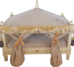 Casa Padrino Barock Hundebett Grau / Creme / Gold - Handgefertigtes Antik Stil Hundebett - Prunkvolle Hunde Möbel im Barockstil - Antik Stil Tiermöbel - Barock Tiermöbel