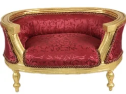Casa Padrino Barock Hunde & Katzen Sofa Bordeaux Muster / Gold - Hundesessel Sitz Hundebett Katzenbett Hund Katze Möbel 71,5 x 53 x 41 cm