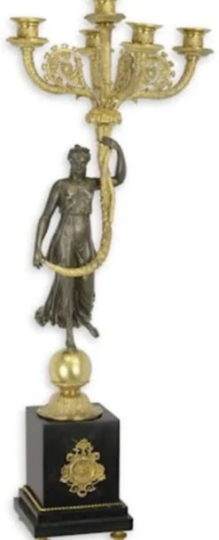 Casa Padrino Barock Kerzenhalter mit dekorativer Bronzefigur und Marmorsockel 26,5 x 26,5 x H. 68,5 cm - Eleganter 5 flammiger Kerzenständer - Wohnzimmer Deko Accessoires