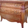 Casa Padrino Barock Kommode aus massivem Buchenholz Mahagoni Braun mit Rautenmuster und messingfarbenen Metallgriffen 122 cm