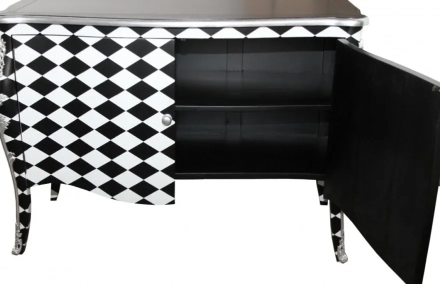 Casa Padrino Barock Kommode Karo Schwarz / Weiß 120 cm - Luxuriöser Schrank mit 2 Türen und Silber Applikationen