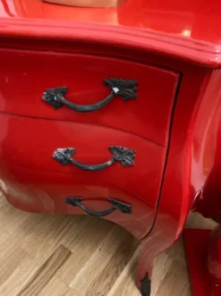 Casa Padrino Barock Kommode mit 3 Schubladen Rot - Handgefertigte Massivholz Kommode im Barockstil - Schlafzimmer Möbel im Barockstil - Barock Möbel - Barock Einrichtung