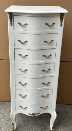 Casa Padrino Barock Kommode mit 7 Schubladen Weiß / Messing - Handgefertigter Massivholz Schrank im Barockstil - Wohnzimmer Möbel im Barockstil - Barock Möbel - Barock Einrichtung
