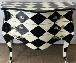 Casa Padrino Barock Kommode mit Karo Design und 3 Schubladen Schwarz / Weiß / Silber - Barock Möbel