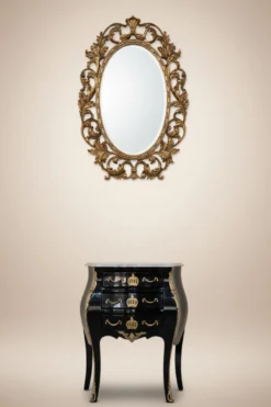Casa Padrino Barock Kommode Pompöös von Harald Glööckler mit 3 Schubladen und Marmorplatte in Schwarz / Gold / Weiß, 63 x 41 x 78 cm