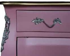 Casa Padrino Barock Kommode Rosa / Braun mit einer Schublade und 2 Türen H. 88 cm - Handgefertigt aus Massivholz- Limited Edition
