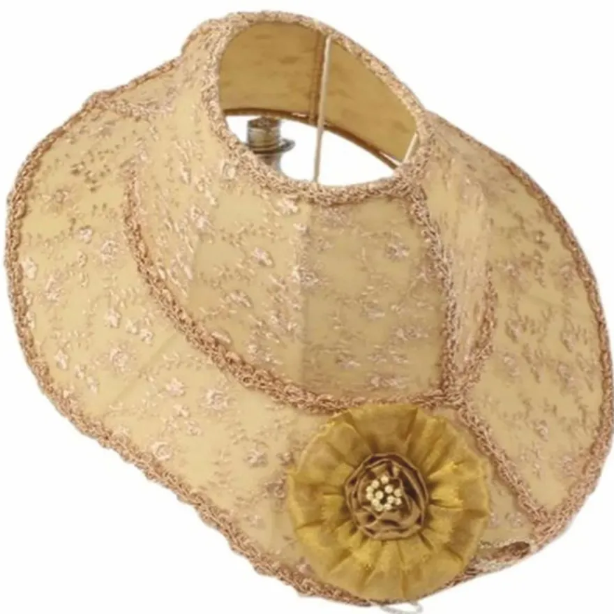 Casa Padrino Barock Lampenschirm in Damenhut Form Beige / Gold 47 cm
