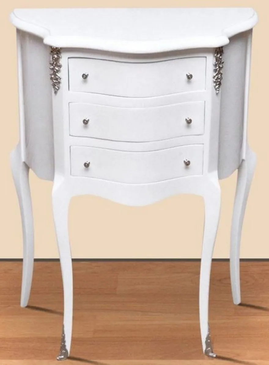 Casa Padrino Barock Nachtkommode Weiß / Silber - Massivholz Nachttisch - Beistelltisch mit 3 Schubladen - Handgefertigte Barock Möbel