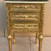 Casa Padrino Barock Nachtkommode Gold / Schwarz - Prunkvolle Barockstil Kommode mit 3 Schubladen und Marmorplatte - Barock Möbel - Schlafzimmer Möbel im Barockstil
