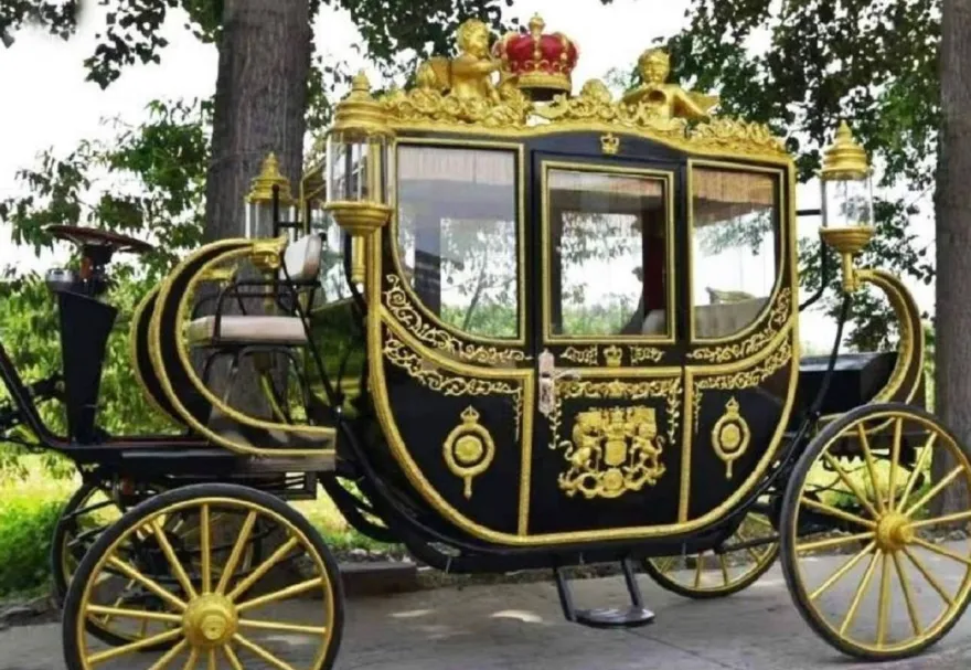 Casa Padrino Barock Pferdekutsche Schwarz / Gold / Rot - Prunkvolle Kutsche im Barockstil - Barock Hochzeitskutsche - Barock Königskutsche - Barock Möbel - Edel & Prunkvoll