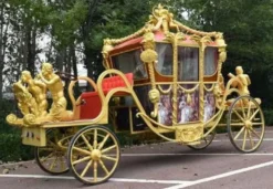 Casa Padrino Barock Pferdekutsche Rot / Mehrfarbig / Gold - Prunkvolle Kutsche im Barockstil - Barock Hochzeitskutsche - Barock Königskutsche - Barock Möbel - Edel & Prunkvoll
