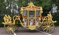 Casa Padrino Barock Pferdekutsche Rot / Mehrfarbig / Gold - Prunkvolle Kutsche im Barockstil - Barock Hochzeitskutsche - Barock Königskutsche - Barock Möbel - Edel & Prunkvoll
