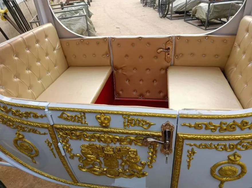 Casa Padrino Barock Pferdekutsche Weiß / Gold - Prunkvolle Kutsche im Barockstil - Barock Hochzeitskutsche - Barock Königskutsche - Barock Möbel - Edel & Prunkvoll